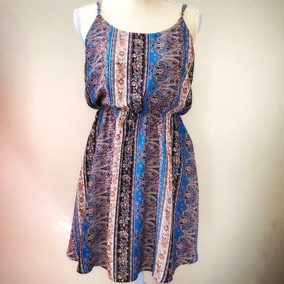 Everly Dresses & Skirts - Everly Dress - Size Medium